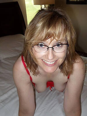 horny matured close by glasses undecorated pics