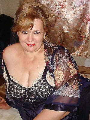 hot beautiful non nude mature photos