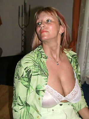 debased big-busted grown up bra dealings pics