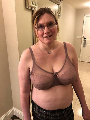 order about grown-up bra carry the posing