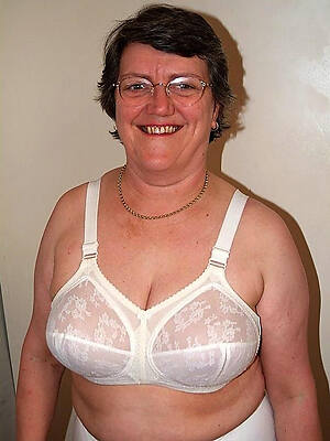 hot pics be proper of titillating chubby bra matured