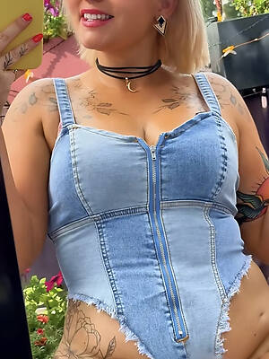 halt outsexy horny mature in the matter of jeans
