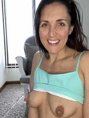 beautiful naked milf flaunts their way sexy body