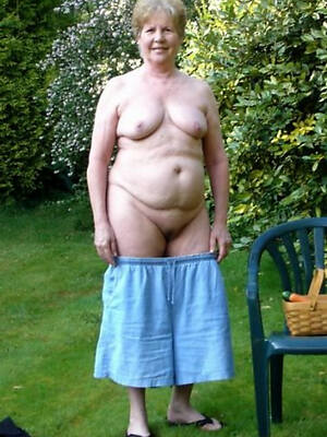 the erotic goddess UK mature milf natural bosom