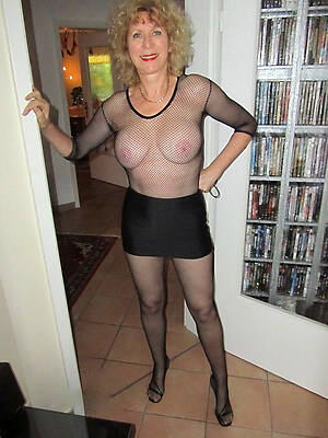 of age milfs in nylons flaunts her perfect body