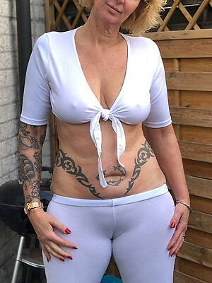 hot mature cameltoe porch