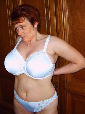 splendid mature women lingerie