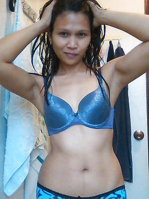 sexy mature filipina bare-ass