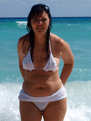 beautiful full-grown bikini moms uncovered pictures