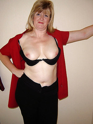 curious mature unadorned girlfriends pictures